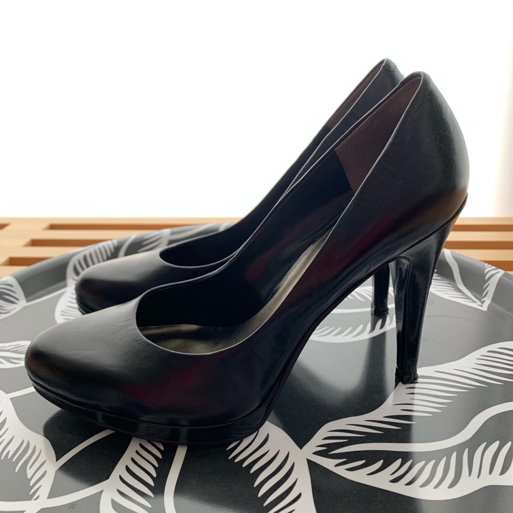 Nine West NW ROCHA Pumps in Black